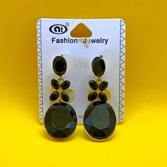 Fashion Jewelry - Picture 1 of 2